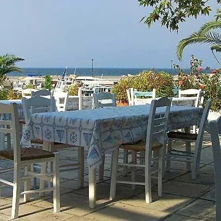 Otel Akroyali Longá